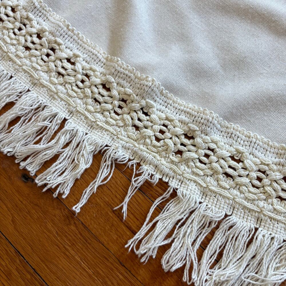Vintage Round Cream Tablecloth Crochet Fringe Boho Cottage Decor - Picture 7 of 9